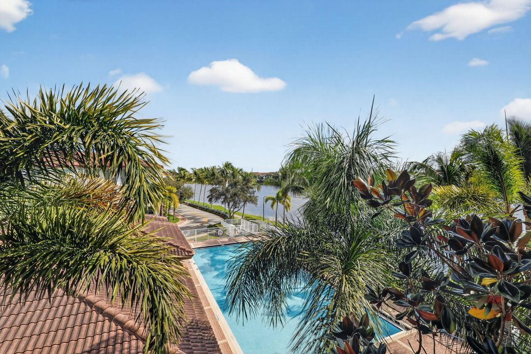 出租: $3,800 (3 贝兹, 3 浴室, 1955 平方英尺)