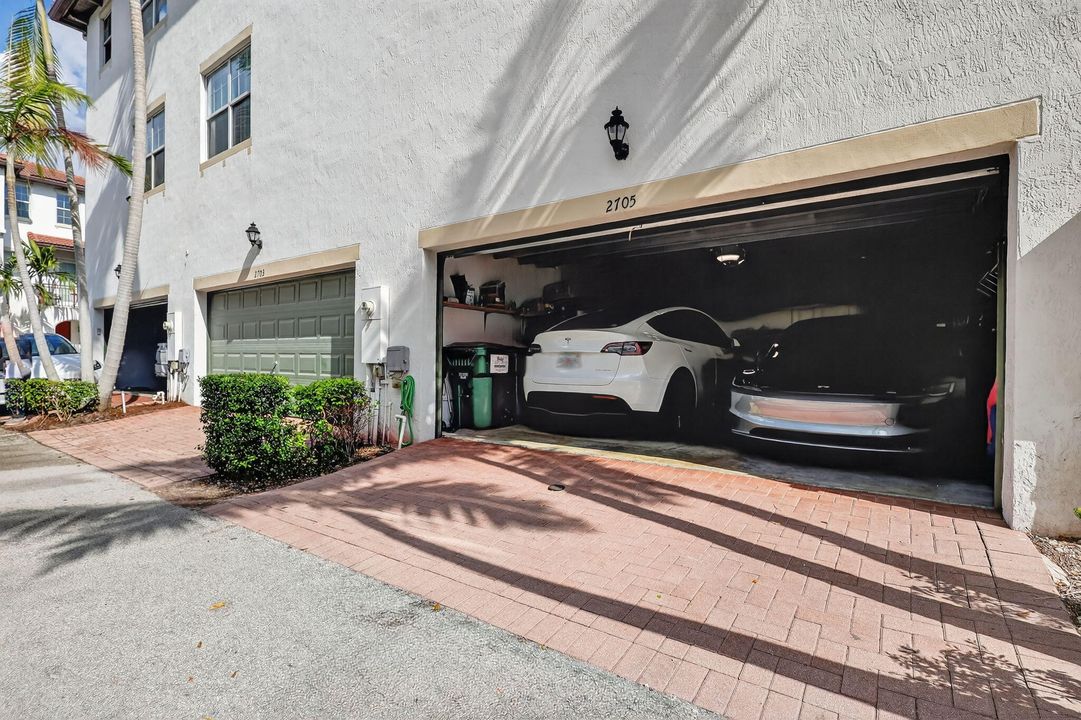 出租: $3,800 (3 贝兹, 3 浴室, 1955 平方英尺)