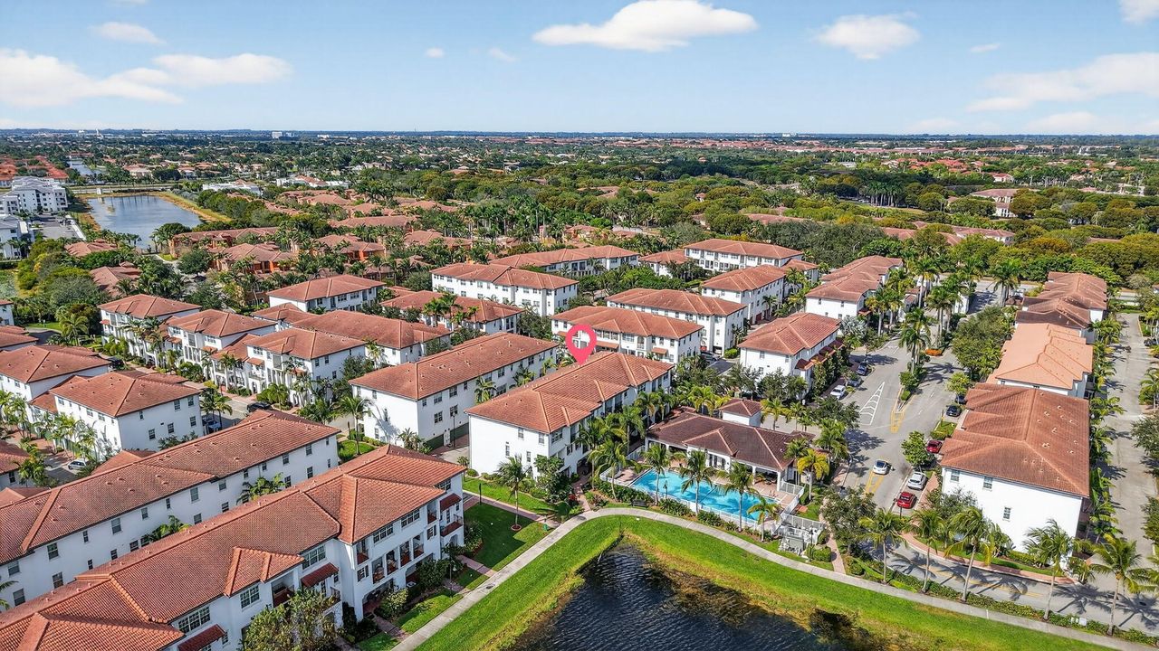 出租: $3,800 (3 贝兹, 3 浴室, 1955 平方英尺)