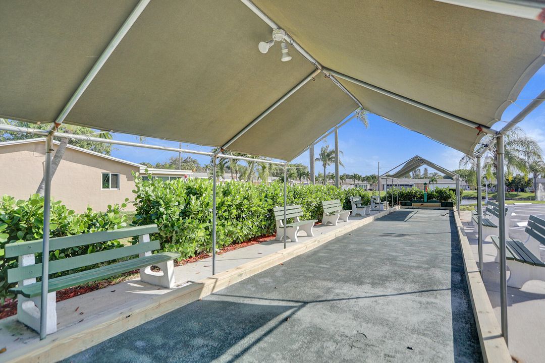 For Rent: $2,300 (2 beds, 2 baths, 1050 Square Feet)