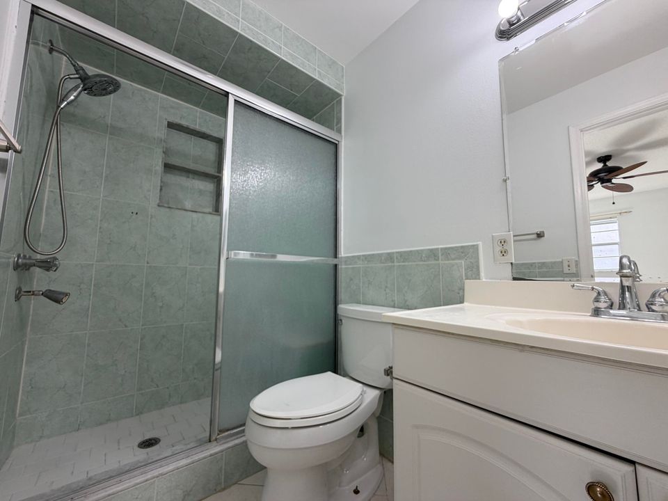 For Rent: $2,300 (2 beds, 2 baths, 1050 Square Feet)