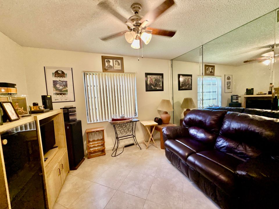 En Venta: $479,000 (3 camas, 2 baños, 1697 Pies cuadrados)