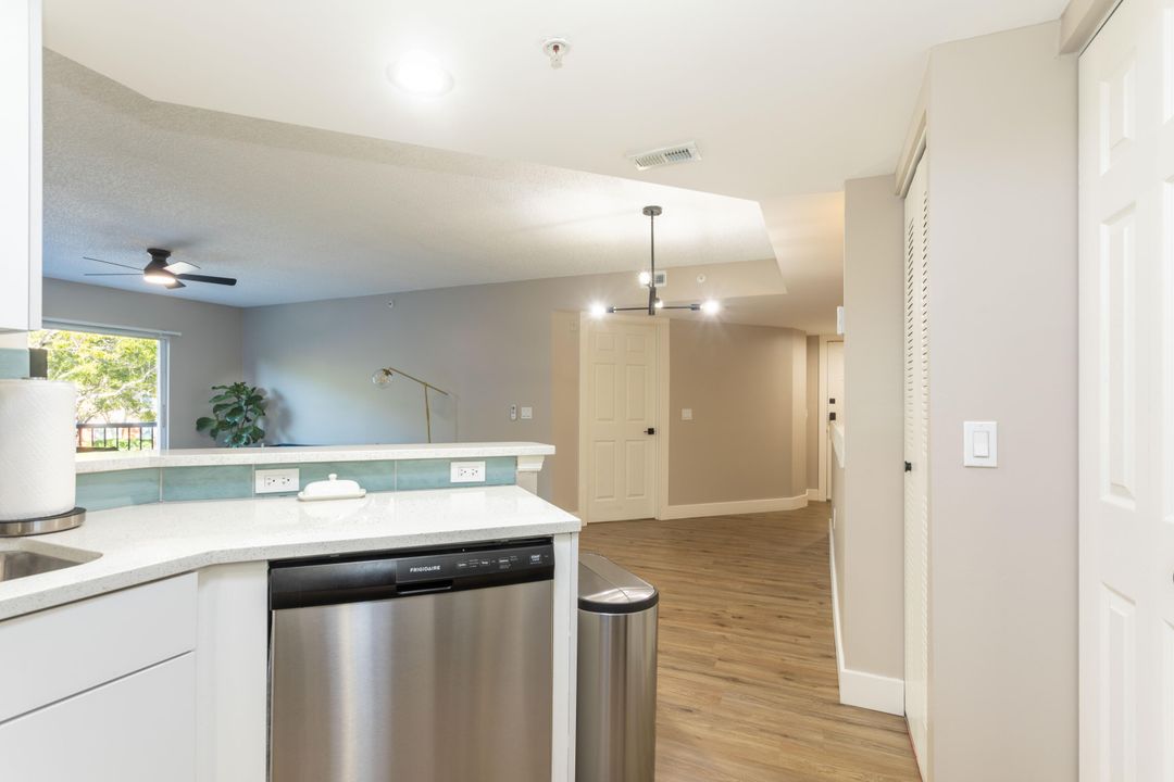 For Rent: $2,200 (1 beds, 1 baths, 1026 Square Feet)