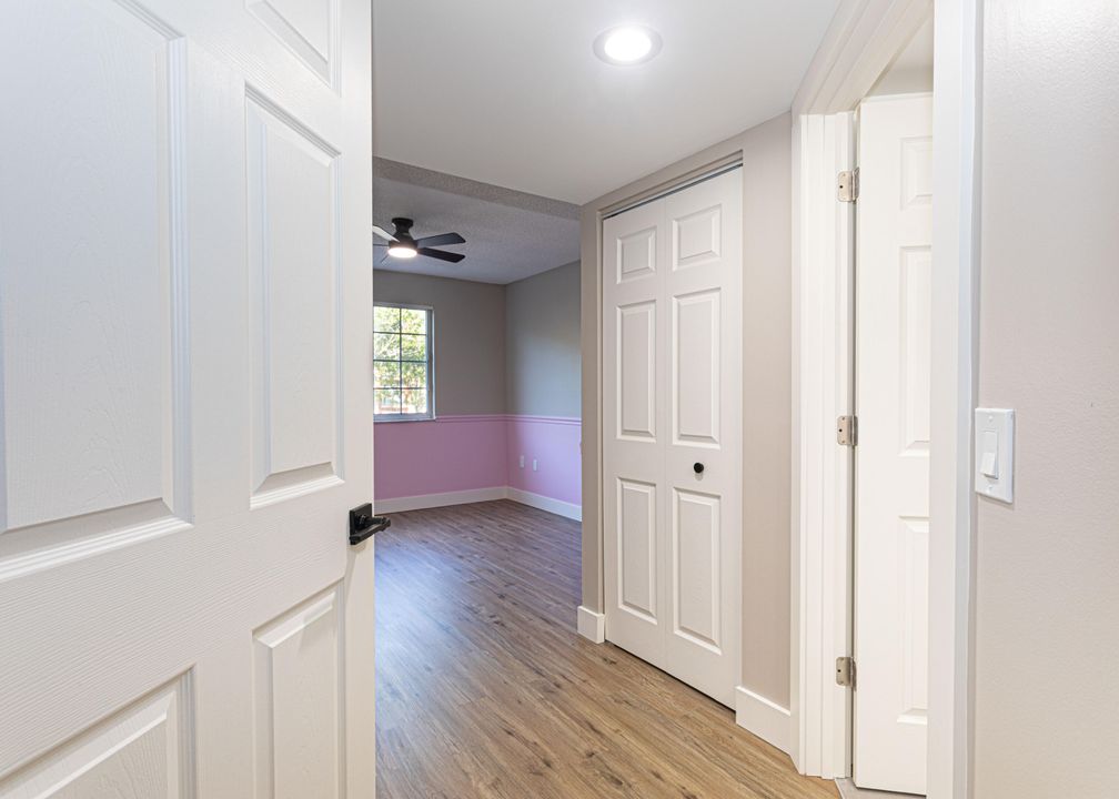 For Rent: $2,200 (1 beds, 1 baths, 1026 Square Feet)