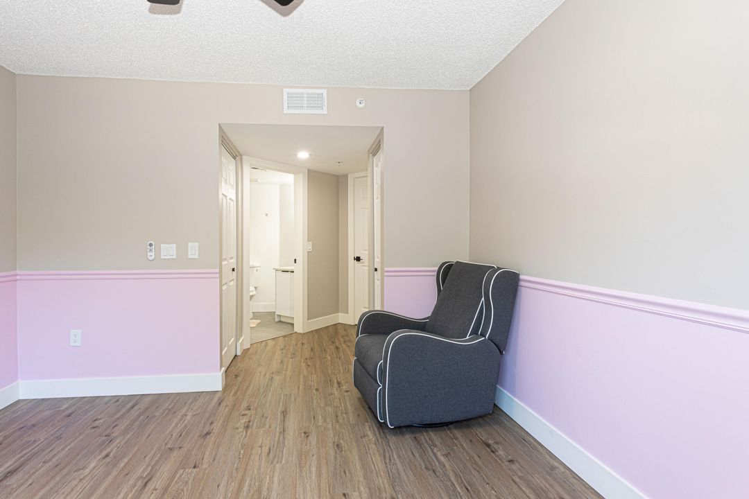 For Rent: $2,200 (1 beds, 1 baths, 1026 Square Feet)