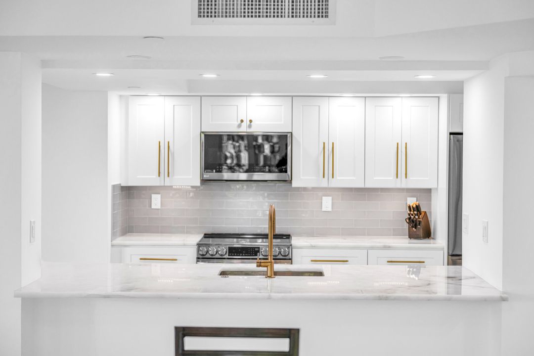 На продажу: $1,275,000 (2 спален, 2 ванн, 1785 Квадратных фут)