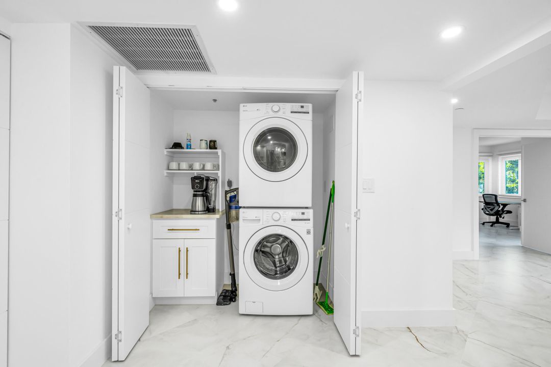 На продажу: $1,275,000 (2 спален, 2 ванн, 1785 Квадратных фут)