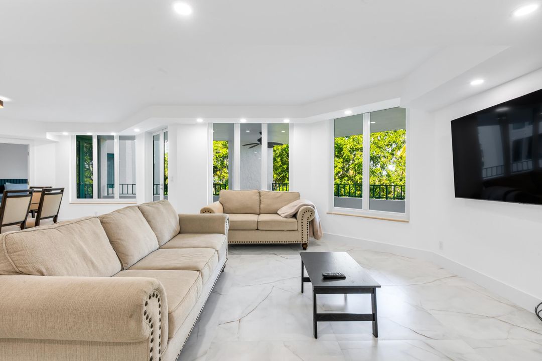 На продажу: $1,275,000 (2 спален, 2 ванн, 1785 Квадратных фут)