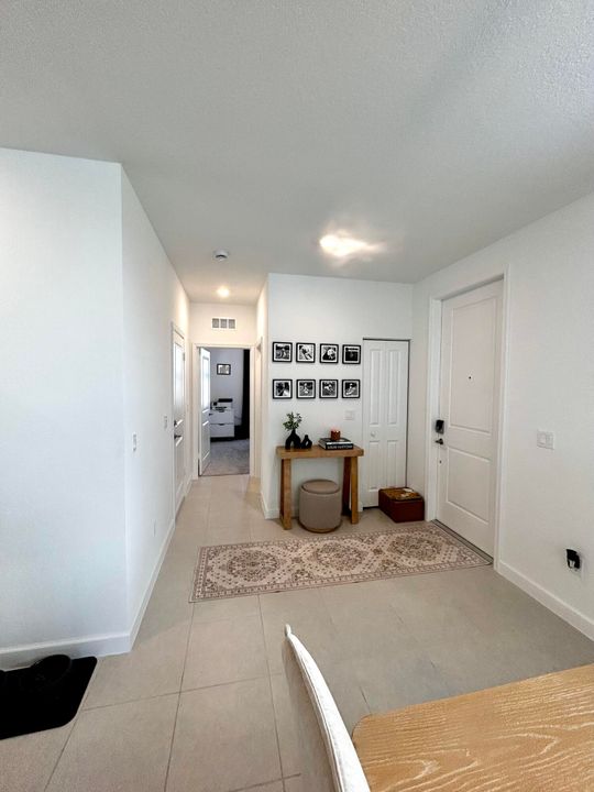 En Venta: $405,000 (3 camas, 2 baños, 1821 Pies cuadrados)