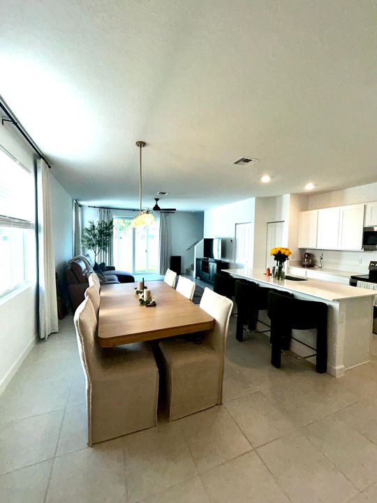 En Venta: $405,000 (3 camas, 2 baños, 1821 Pies cuadrados)