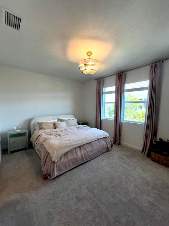 En Venta: $405,000 (3 camas, 2 baños, 1821 Pies cuadrados)