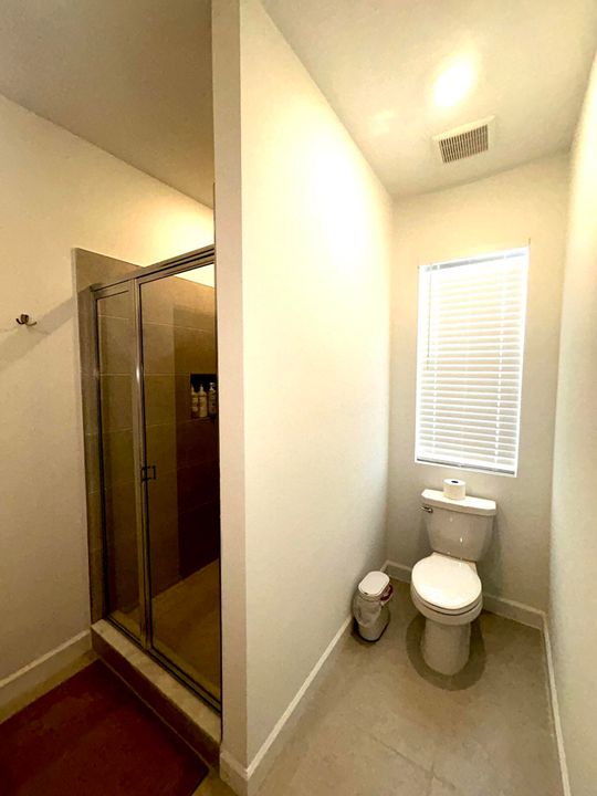 En Venta: $405,000 (3 camas, 2 baños, 1821 Pies cuadrados)