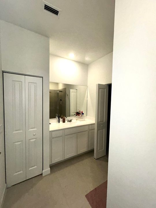 En Venta: $405,000 (3 camas, 2 baños, 1821 Pies cuadrados)