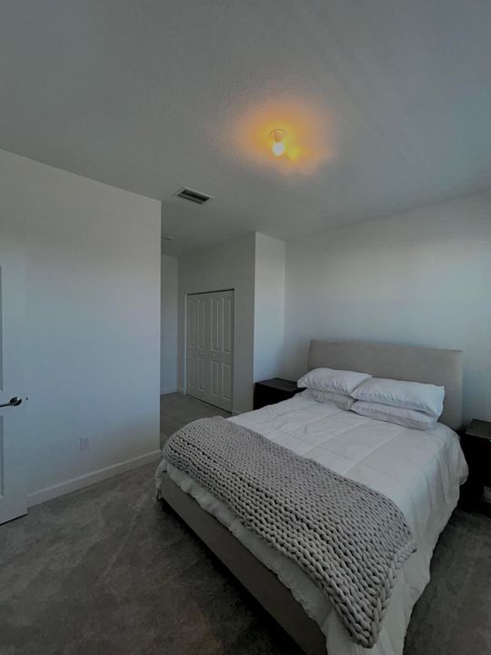 En Venta: $405,000 (3 camas, 2 baños, 1821 Pies cuadrados)