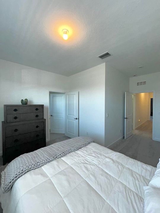 En Venta: $405,000 (3 camas, 2 baños, 1821 Pies cuadrados)