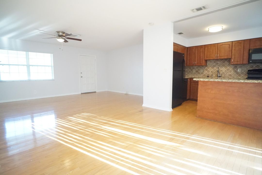 В аренду: $3,500 (4 спален, 2 ванн, 1352 Квадратных фут)