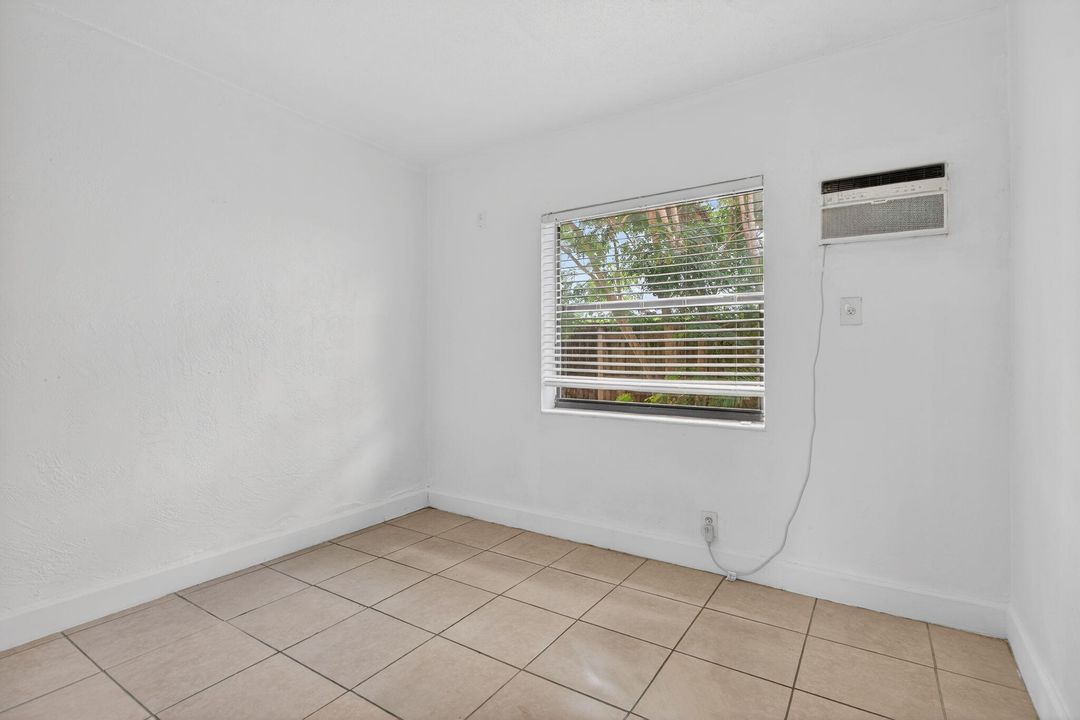 出租: $1,550 (1 贝兹, 1 浴室, 800 平方英尺)