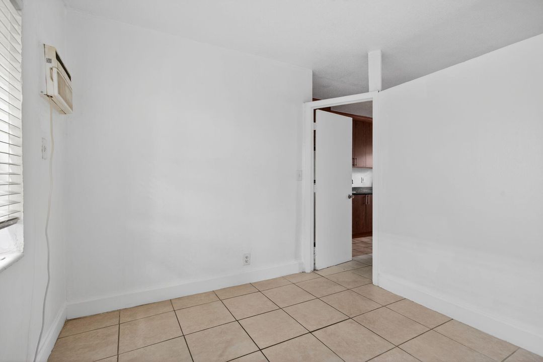 出租: $1,550 (1 贝兹, 1 浴室, 800 平方英尺)