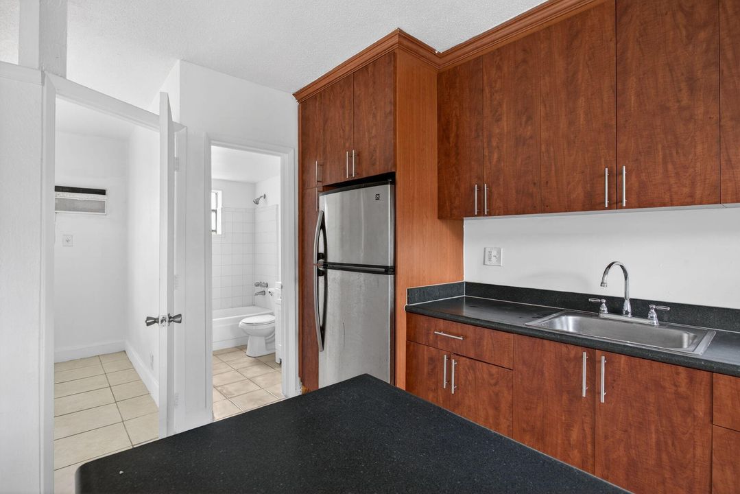 出租: $1,550 (1 贝兹, 1 浴室, 800 平方英尺)