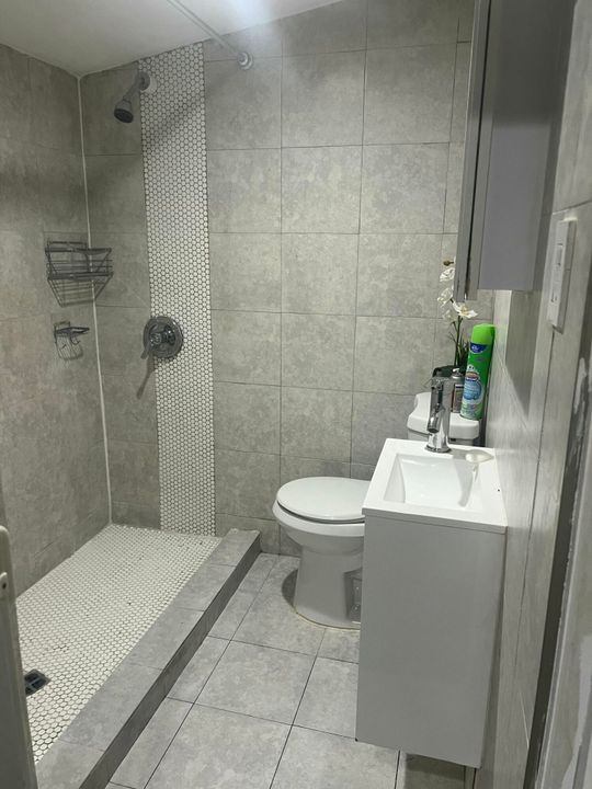 В аренду: $1,350 (1 спален, 1 ванн, 1326 Квадратных фут)