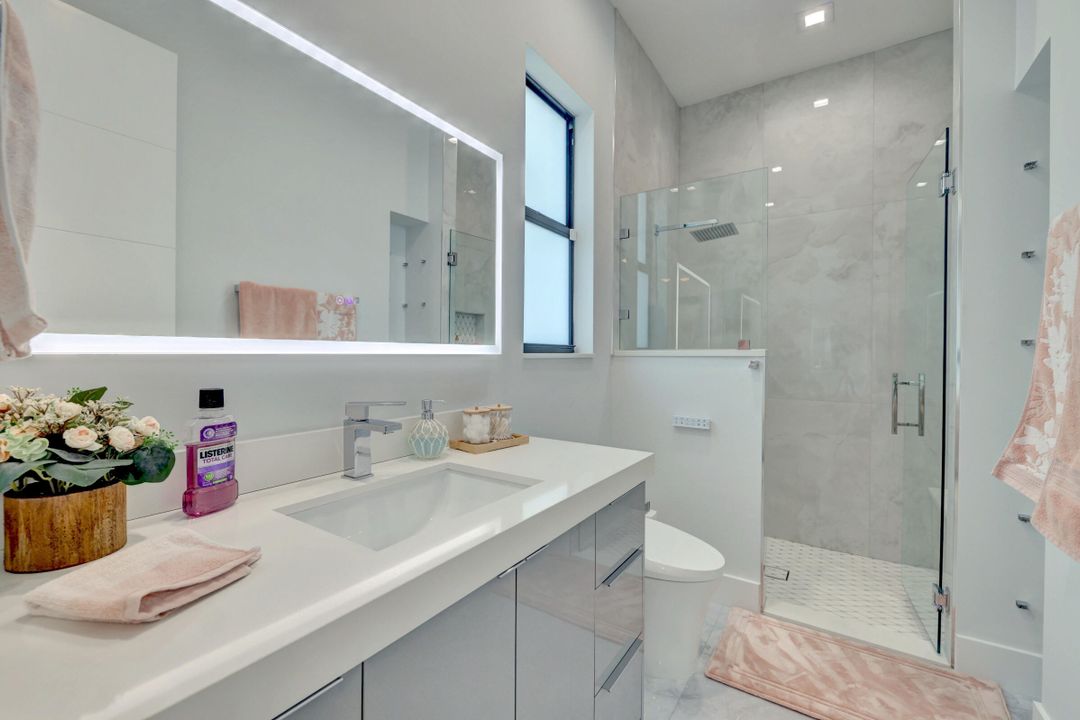 For Sale: $949,000 (4 beds, 4 baths, 2221 Square Feet)