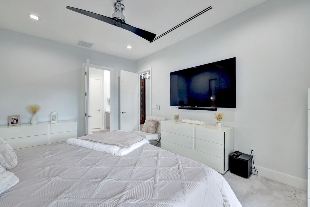 For Sale: $949,000 (4 beds, 4 baths, 2221 Square Feet)