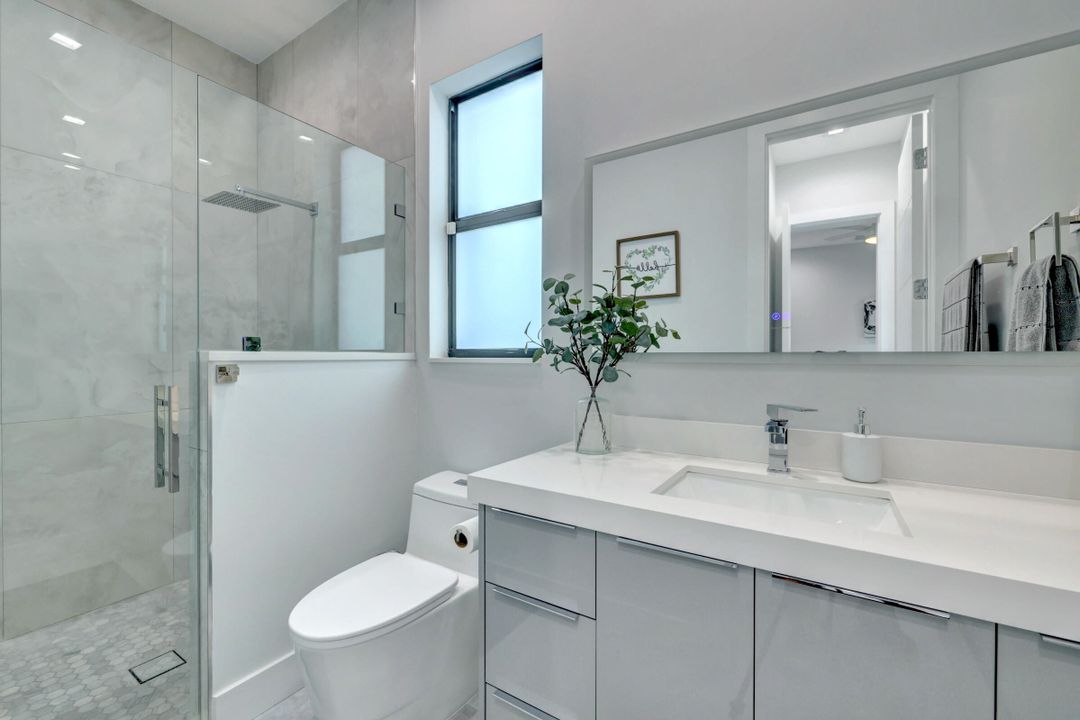 For Sale: $949,000 (4 beds, 4 baths, 2221 Square Feet)