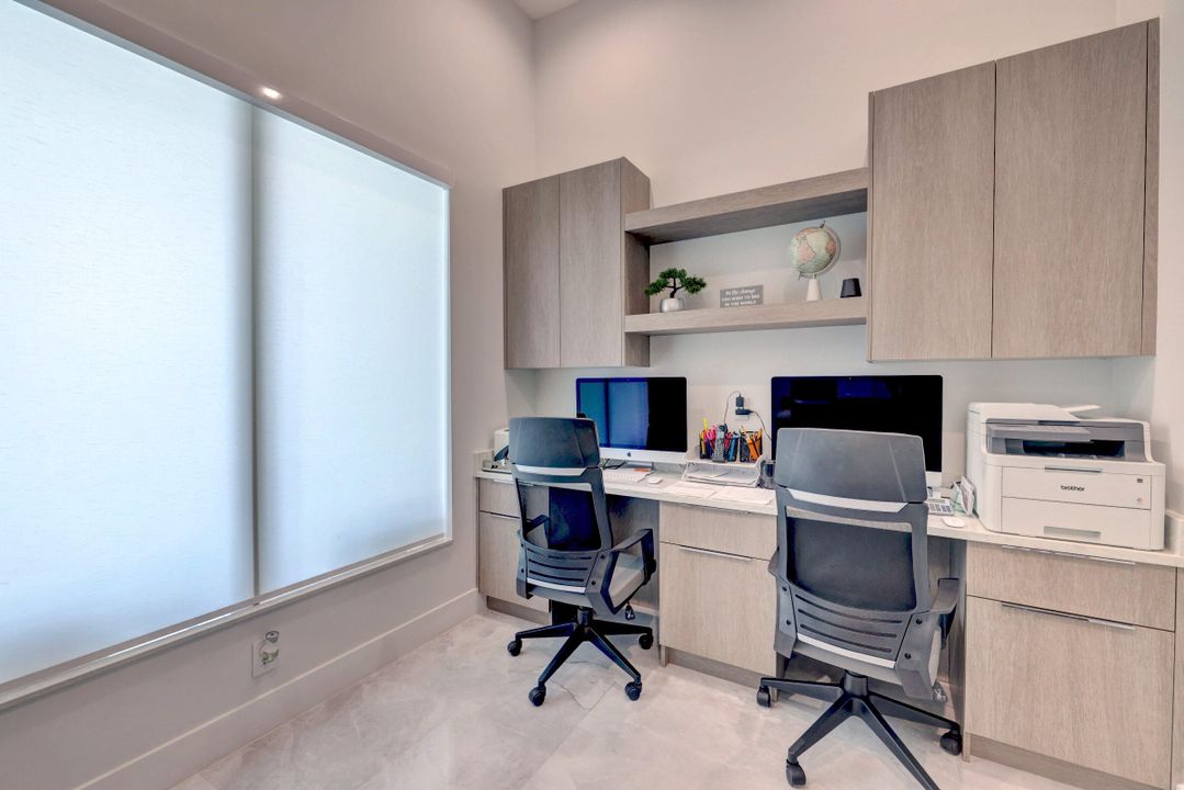 For Sale: $949,000 (4 beds, 4 baths, 2221 Square Feet)