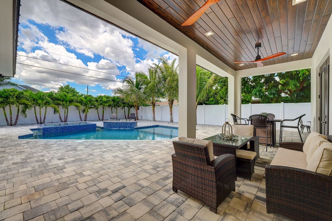 For Sale: $949,000 (4 beds, 4 baths, 2221 Square Feet)