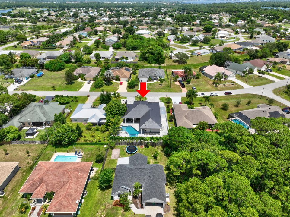 For Sale: $949,000 (4 beds, 4 baths, 2221 Square Feet)