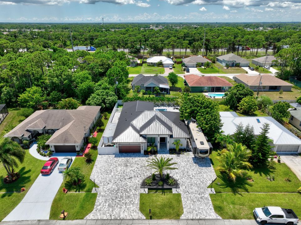 For Sale: $949,000 (4 beds, 4 baths, 2221 Square Feet)