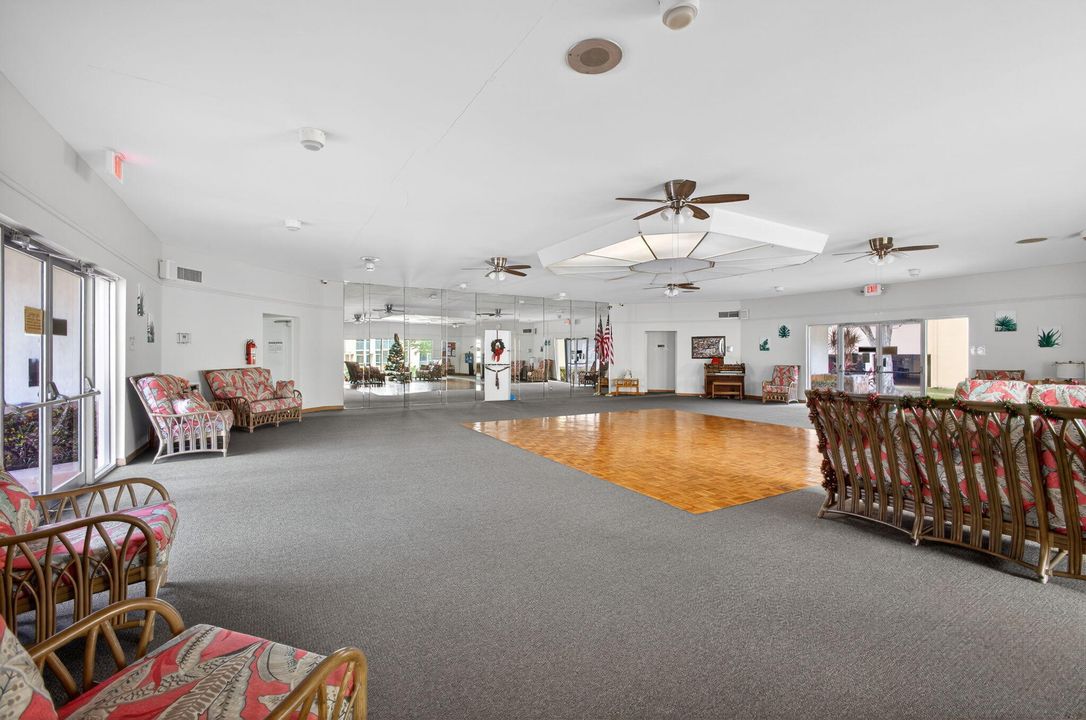 В аренду: $1,575 (1 спален, 1 ванн, 764 Квадратных фут)