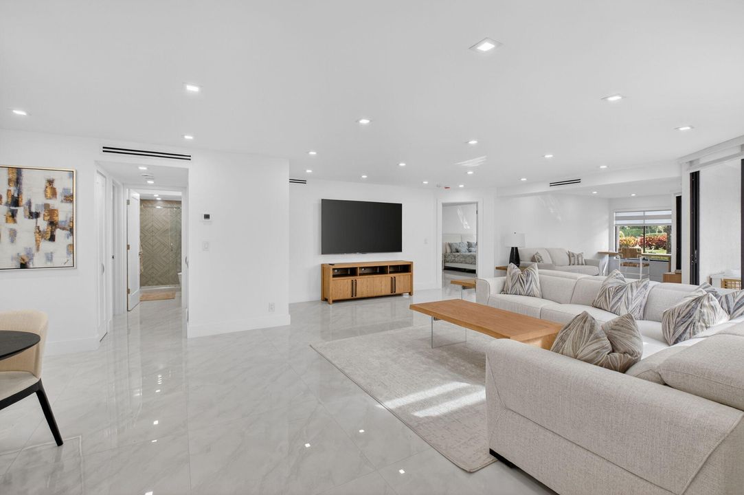 For Rent: $8,500 (2 beds, 2 baths, 1705 Square Feet)