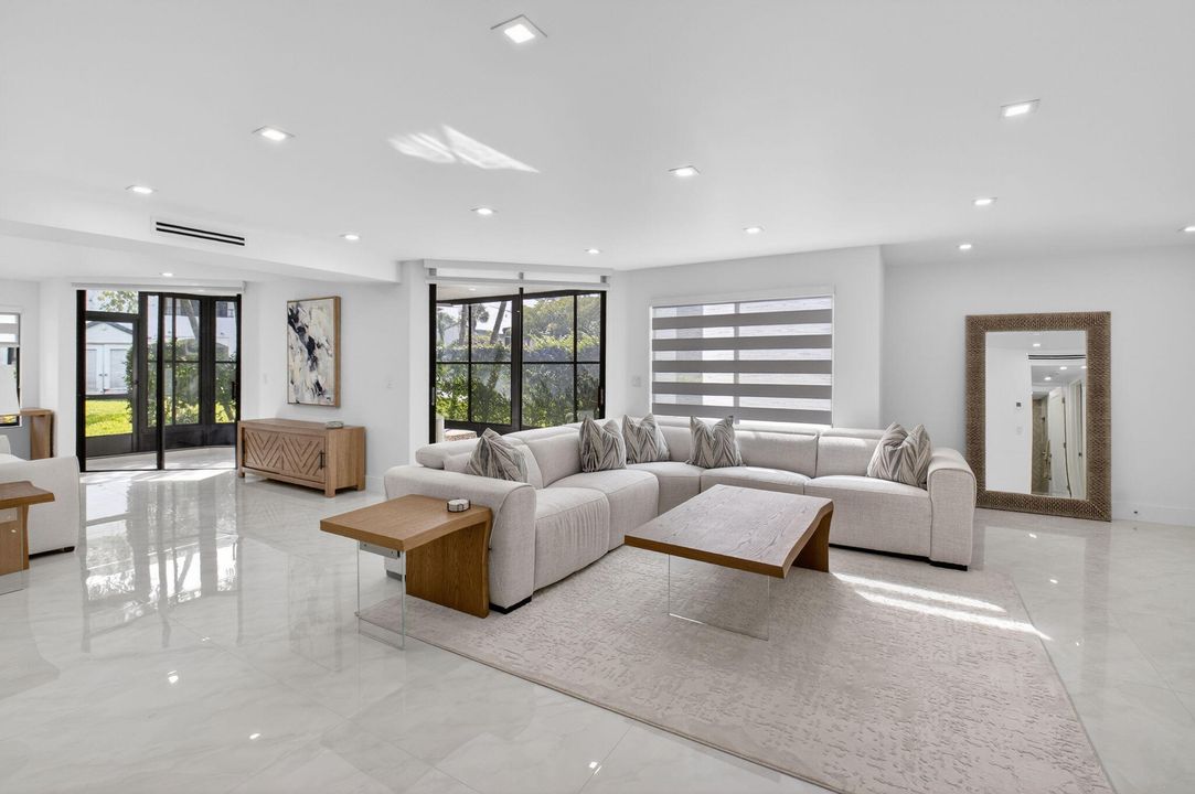 For Rent: $8,500 (2 beds, 2 baths, 1705 Square Feet)