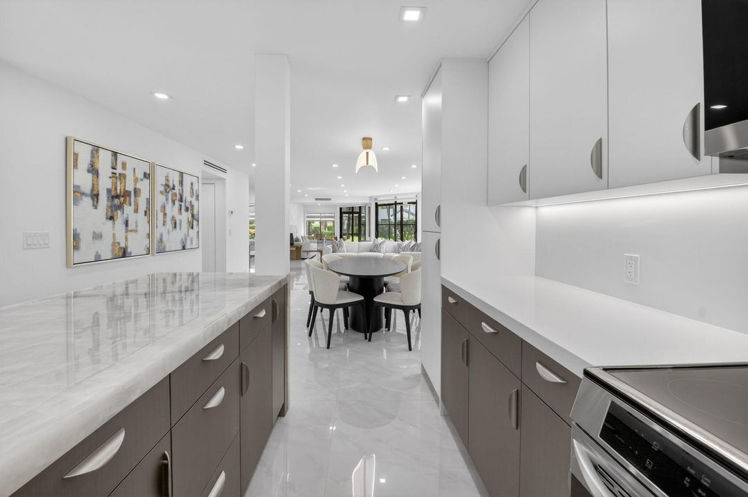 For Rent: $8,500 (2 beds, 2 baths, 1705 Square Feet)