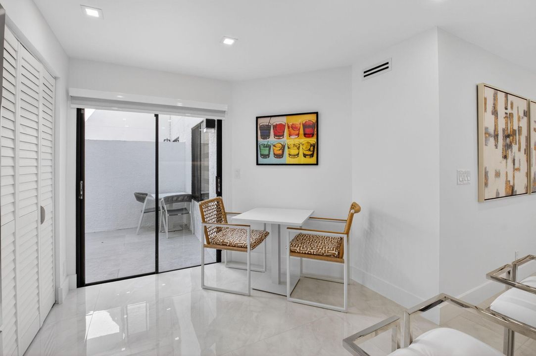 For Rent: $8,500 (2 beds, 2 baths, 1705 Square Feet)