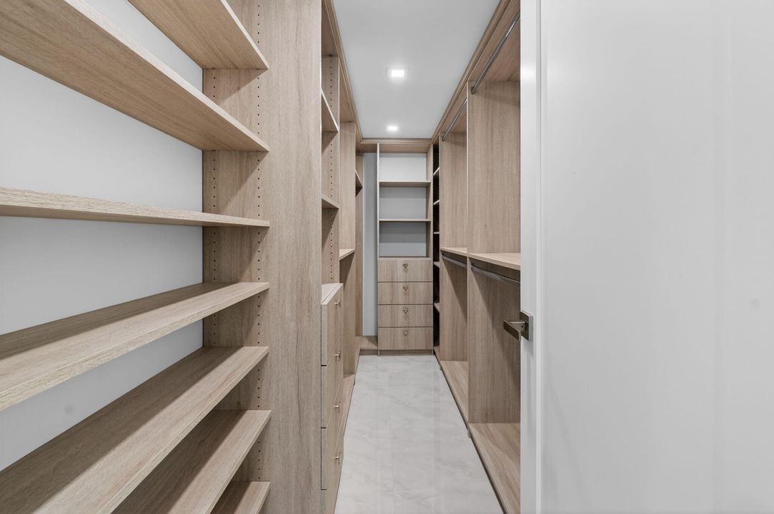 For Rent: $8,500 (2 beds, 2 baths, 1705 Square Feet)