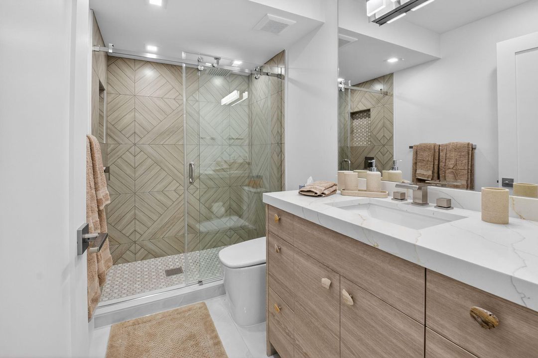 For Rent: $8,500 (2 beds, 2 baths, 1705 Square Feet)