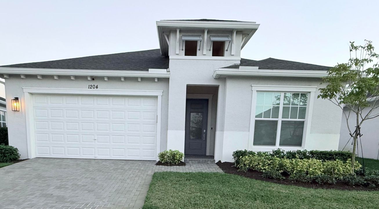 出租: $4,000 (3 贝兹, 3 浴室, 2389 平方英尺)