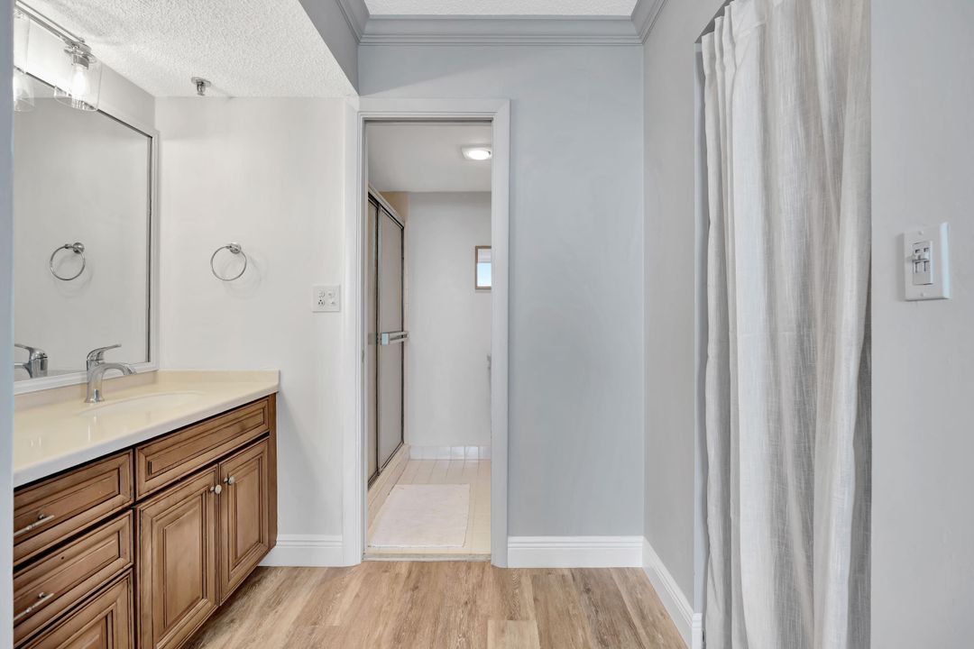 待售: $799,000 (2 贝兹, 2 浴室, 1270 平方英尺)