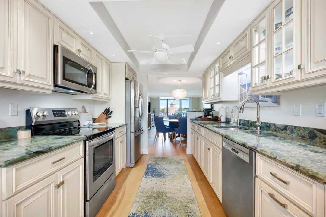 En Venta: $995,000 (2 camas, 2 baños, 1660 Pies cuadrados)