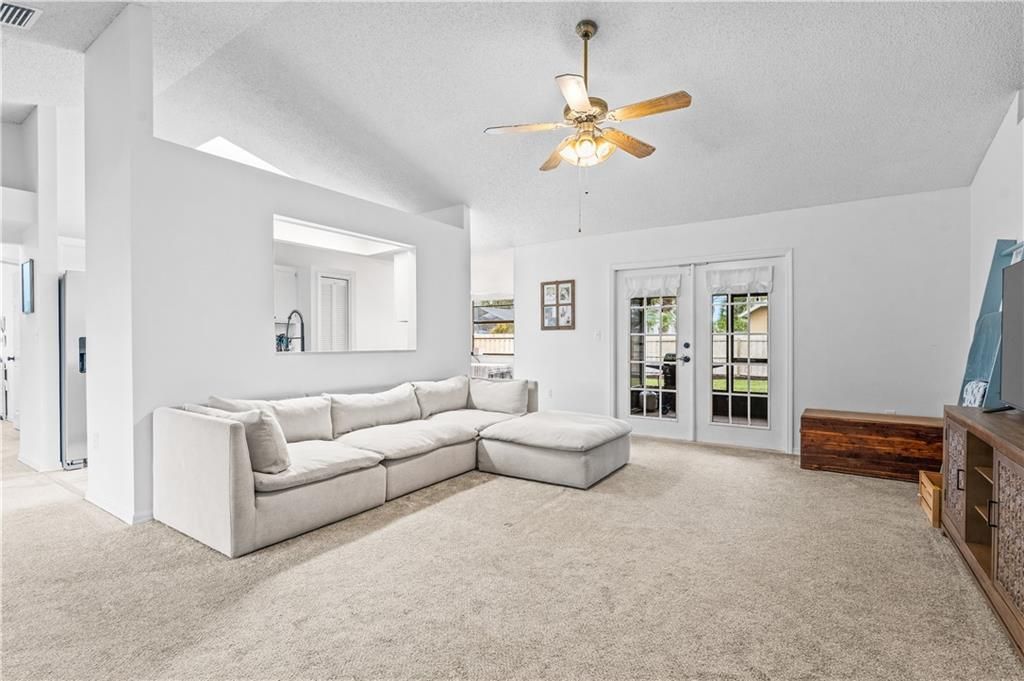 En Venta: $335,000 (3 camas, 2 baños, 1476 Pies cuadrados)