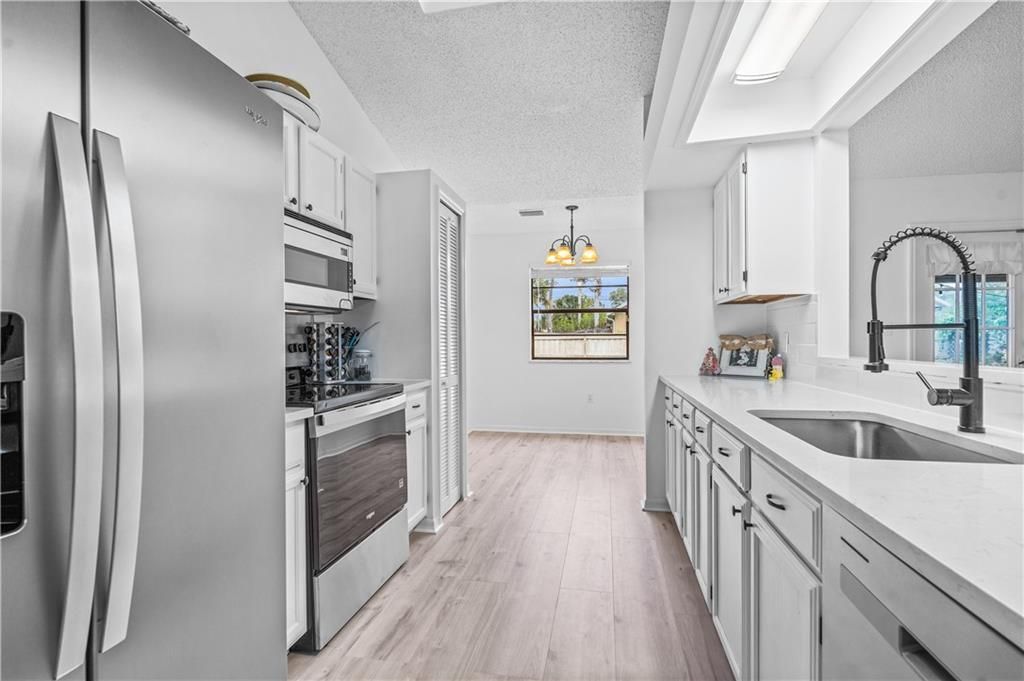 En Venta: $335,000 (3 camas, 2 baños, 1476 Pies cuadrados)