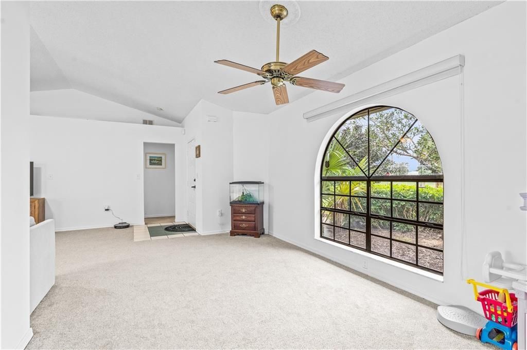 En Venta: $335,000 (3 camas, 2 baños, 1476 Pies cuadrados)