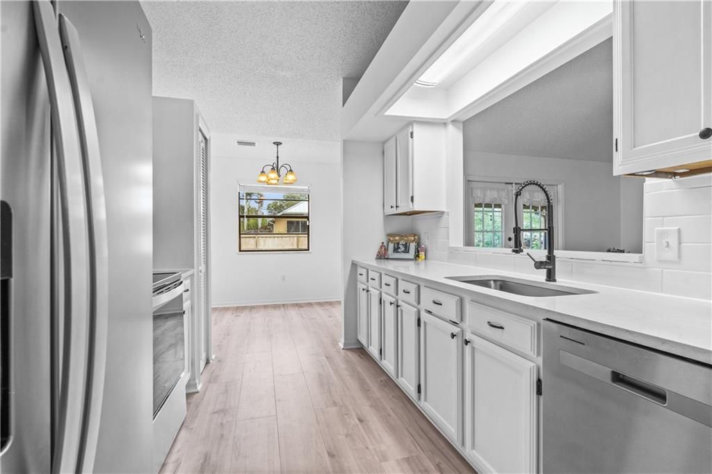 En Venta: $335,000 (3 camas, 2 baños, 1476 Pies cuadrados)