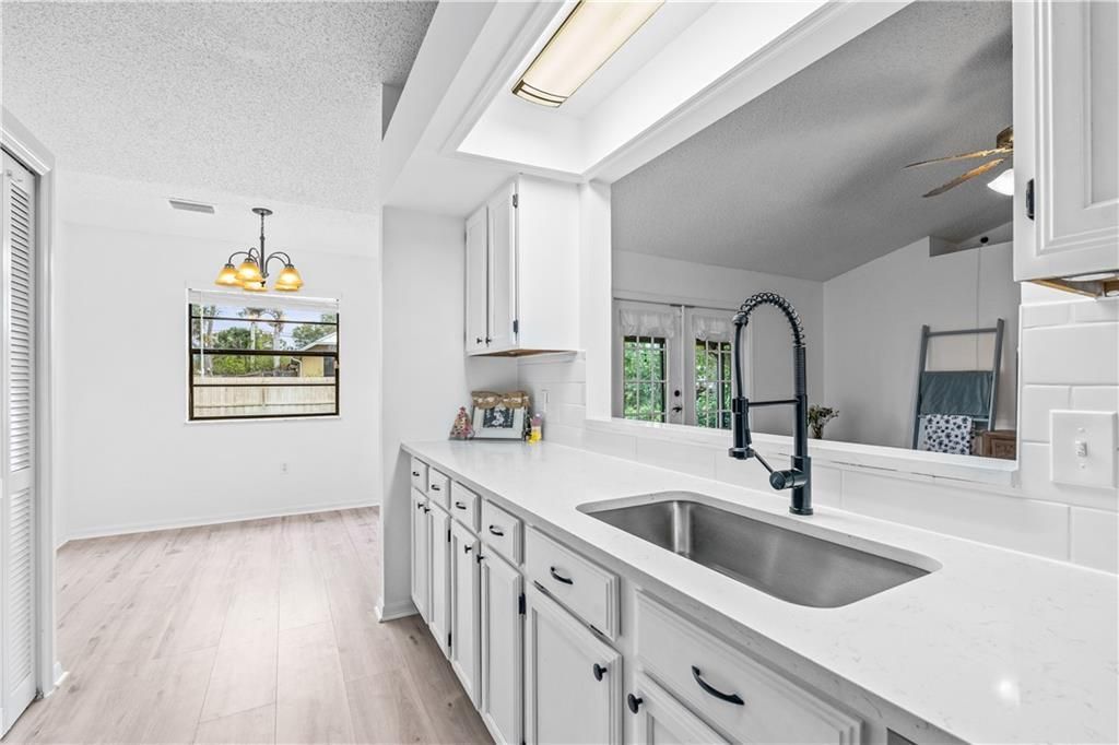 En Venta: $335,000 (3 camas, 2 baños, 1476 Pies cuadrados)