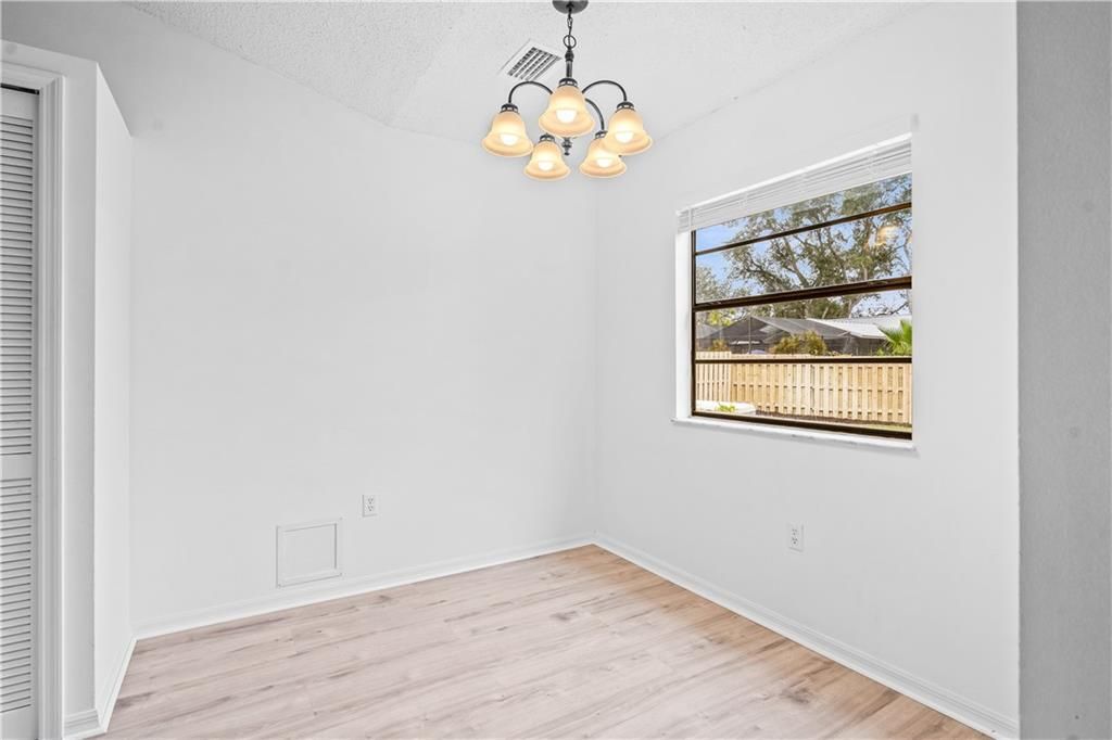 En Venta: $335,000 (3 camas, 2 baños, 1476 Pies cuadrados)