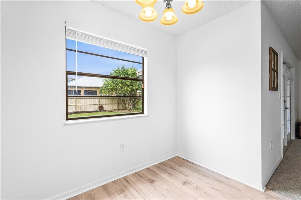 En Venta: $335,000 (3 camas, 2 baños, 1476 Pies cuadrados)