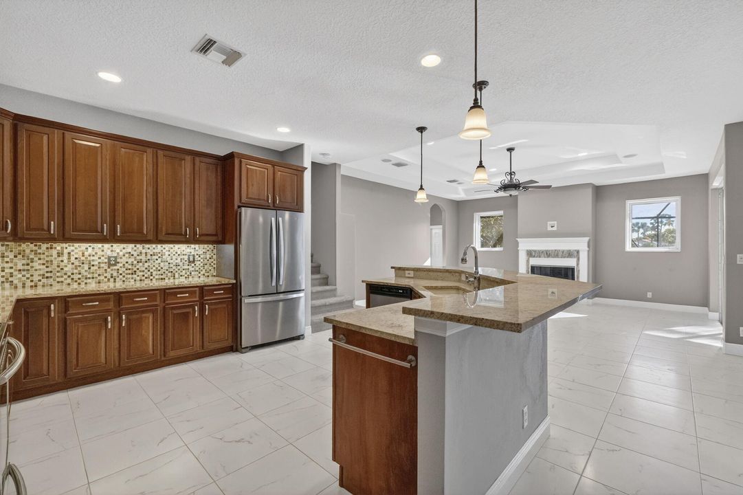 For Sale: $830,000 (4 beds, 4 baths, 3001 Square Feet)