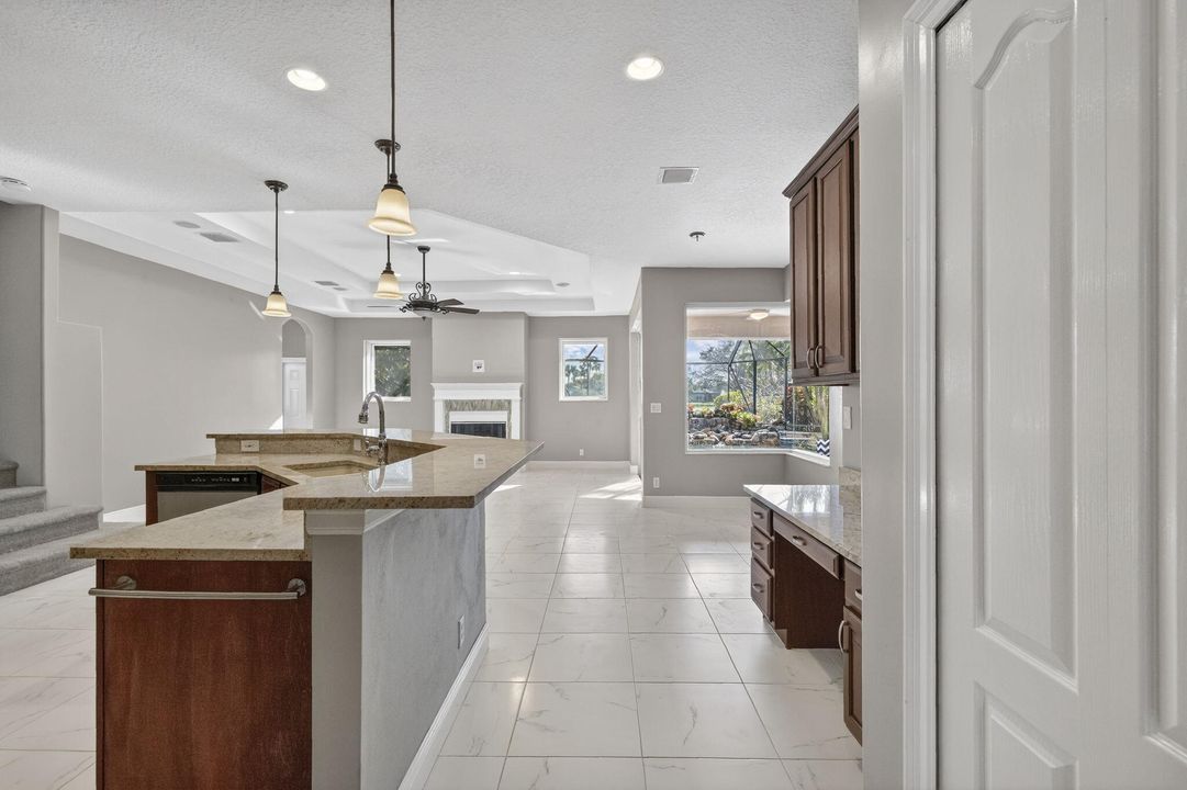 For Sale: $830,000 (4 beds, 4 baths, 3001 Square Feet)